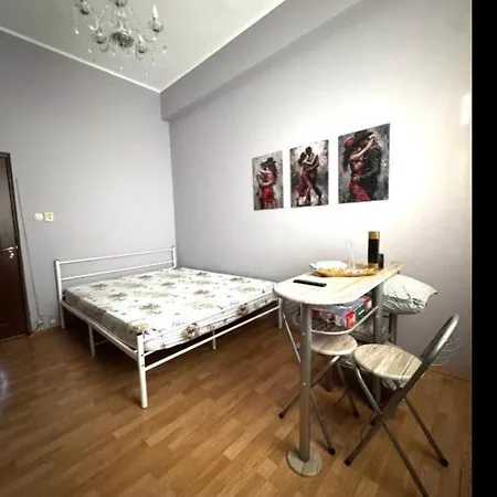 3 Rooms, *